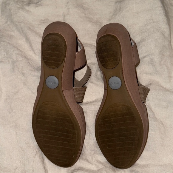 Me Too Womans Shoes 6M - Picture 4 of 4